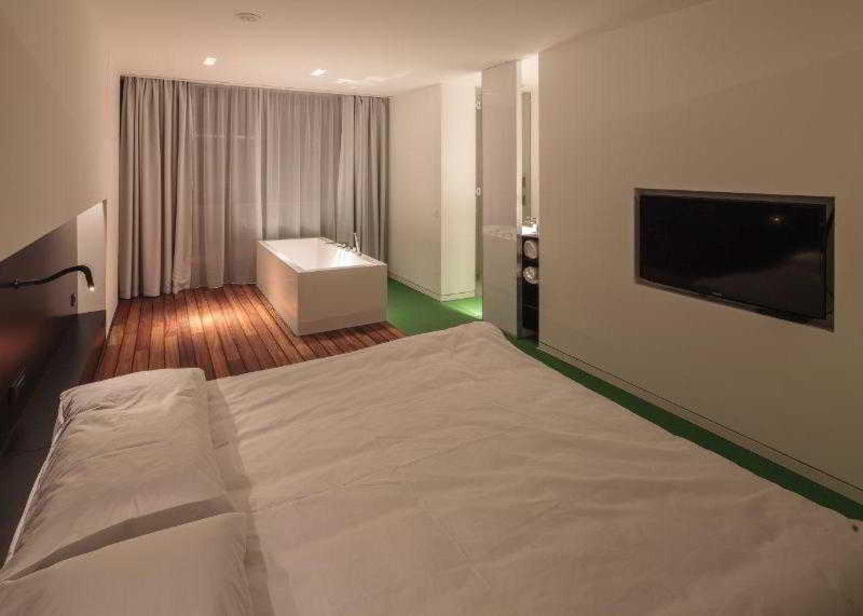 Hotel Privo Targu Mures Ngoại thất bức ảnh