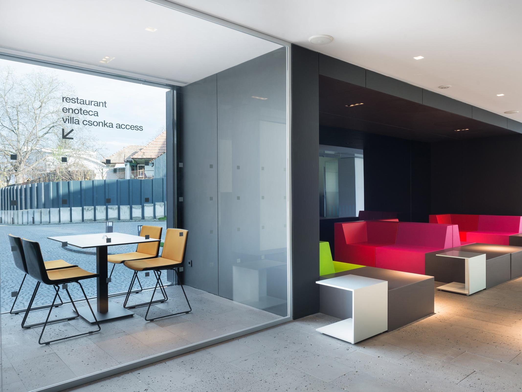Hotel Privo Targu Mures Ngoại thất bức ảnh