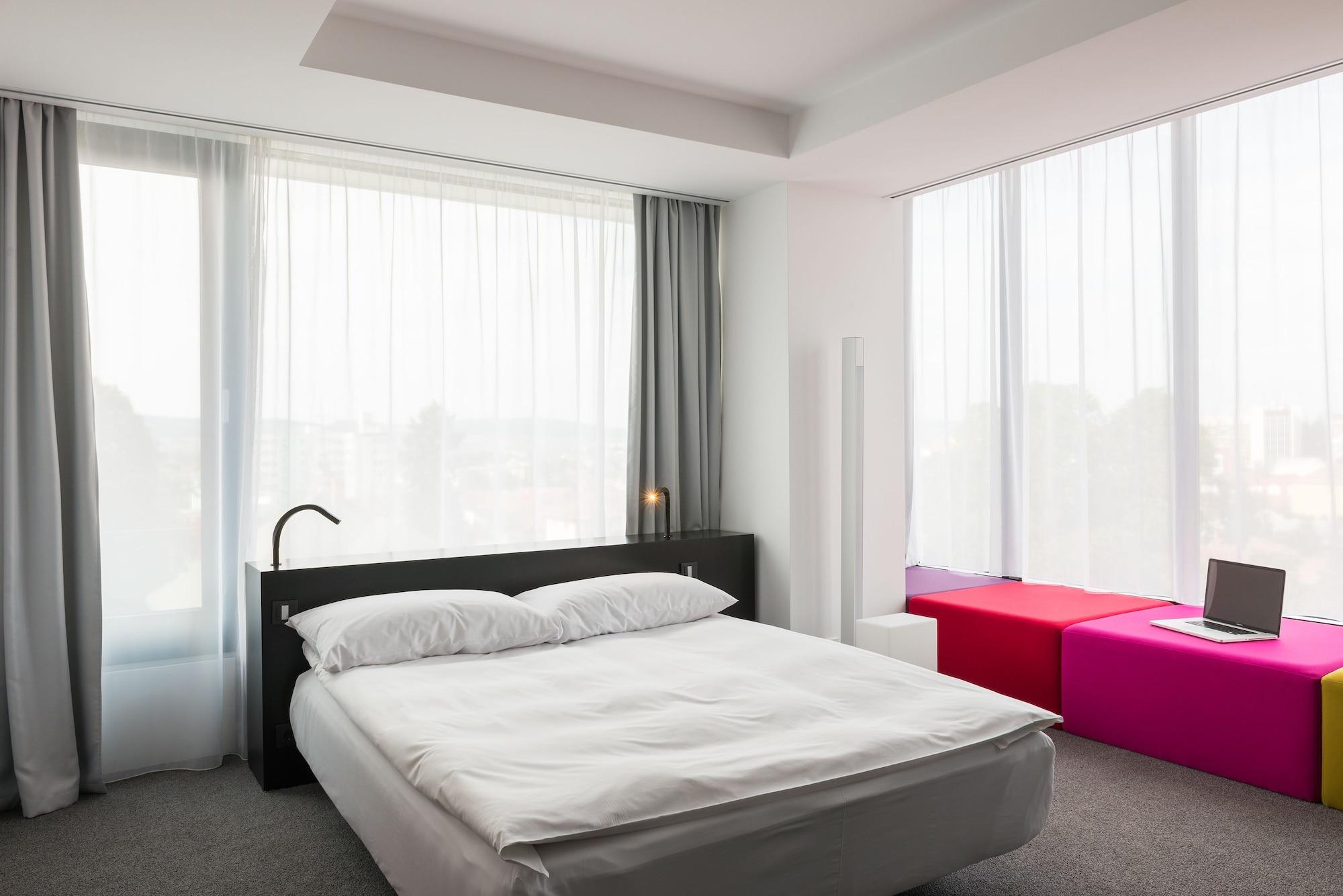Hotel Privo Targu Mures Ngoại thất bức ảnh