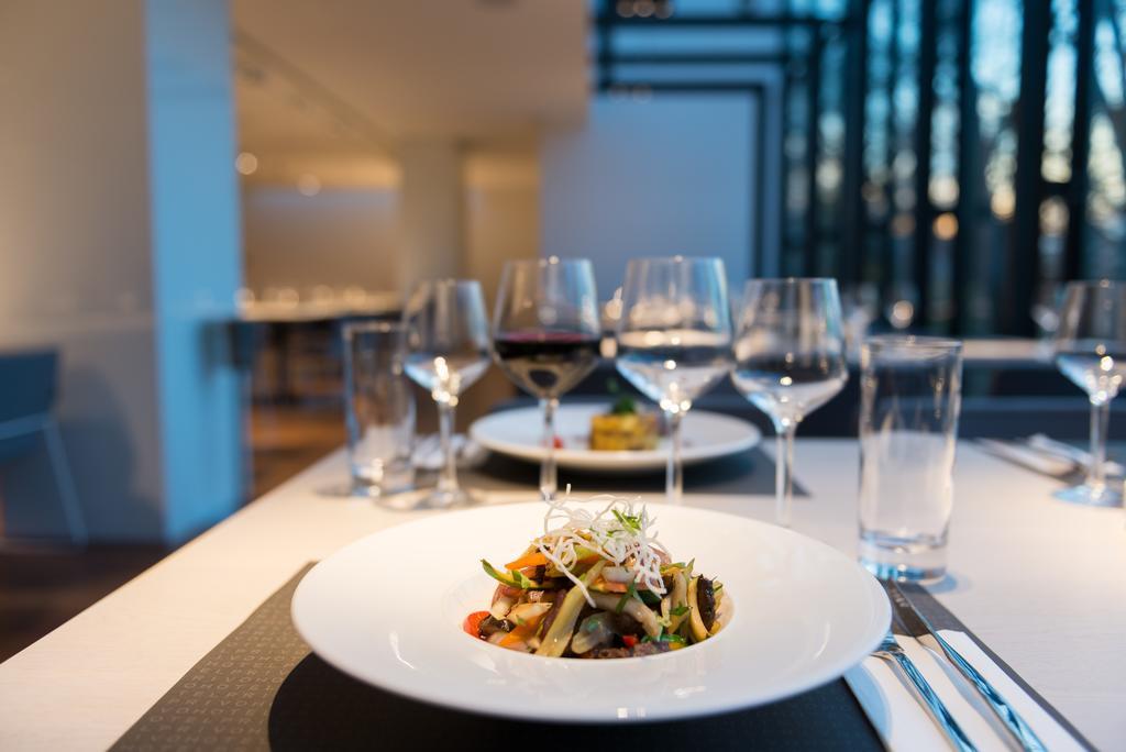 Hotel Privo Targu Mures Ngoại thất bức ảnh